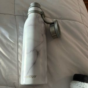 Contigo marbled water bottle.